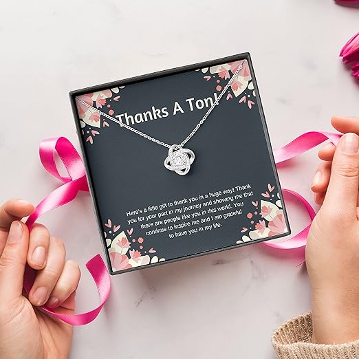 Collar con colgante trebol - additional image 1